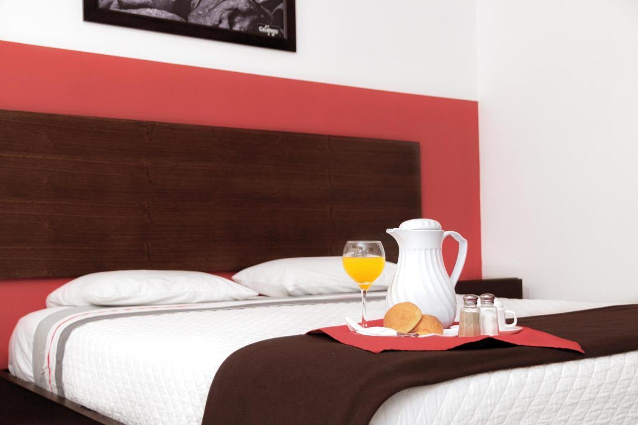 Zafra'S Hotel La Troncal エクステリア 写真