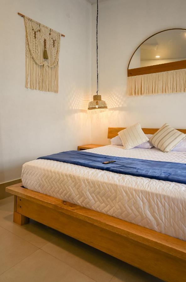 Zafra'S Hotel La Troncal エクステリア 写真