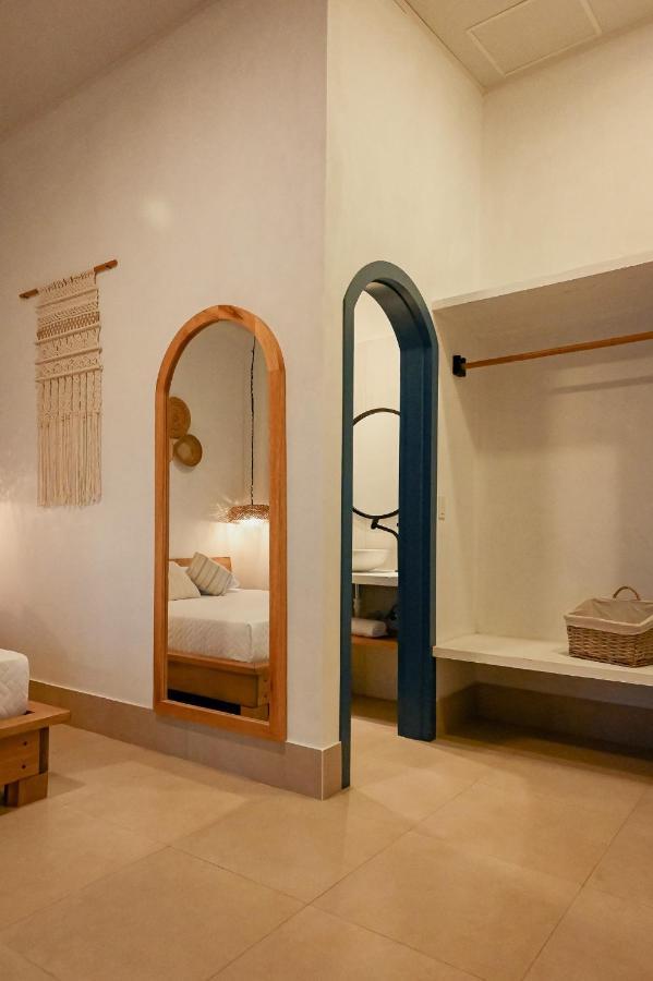 Zafra'S Hotel La Troncal エクステリア 写真