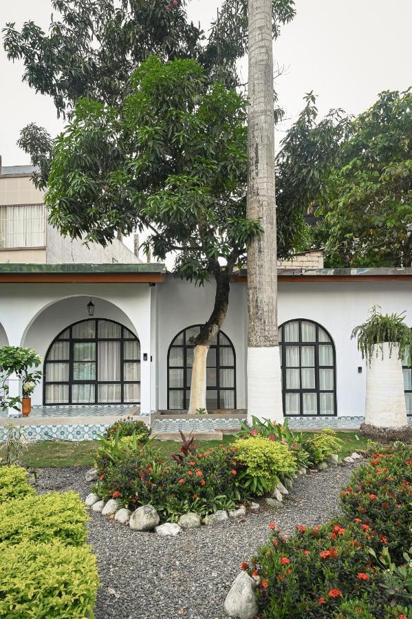 Zafra'S Hotel La Troncal エクステリア 写真