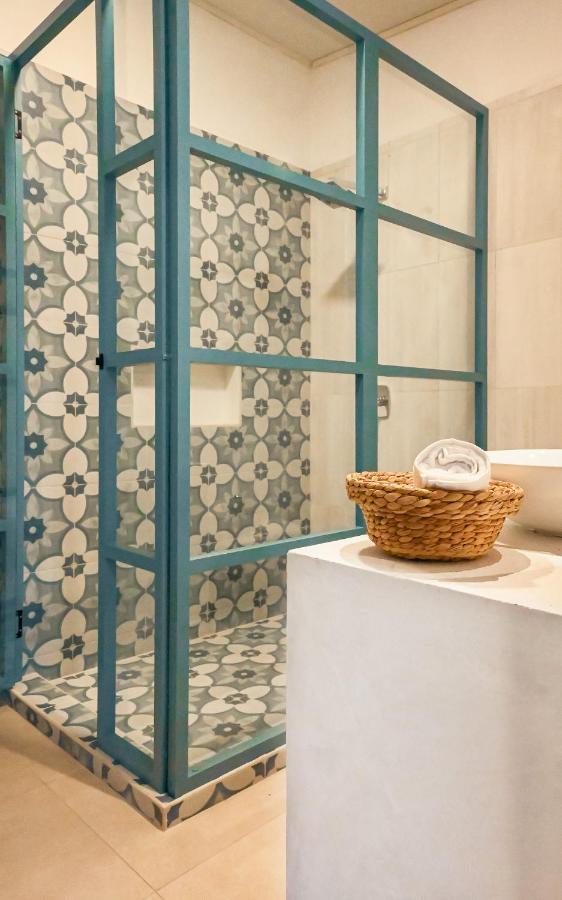 Zafra'S Hotel La Troncal エクステリア 写真