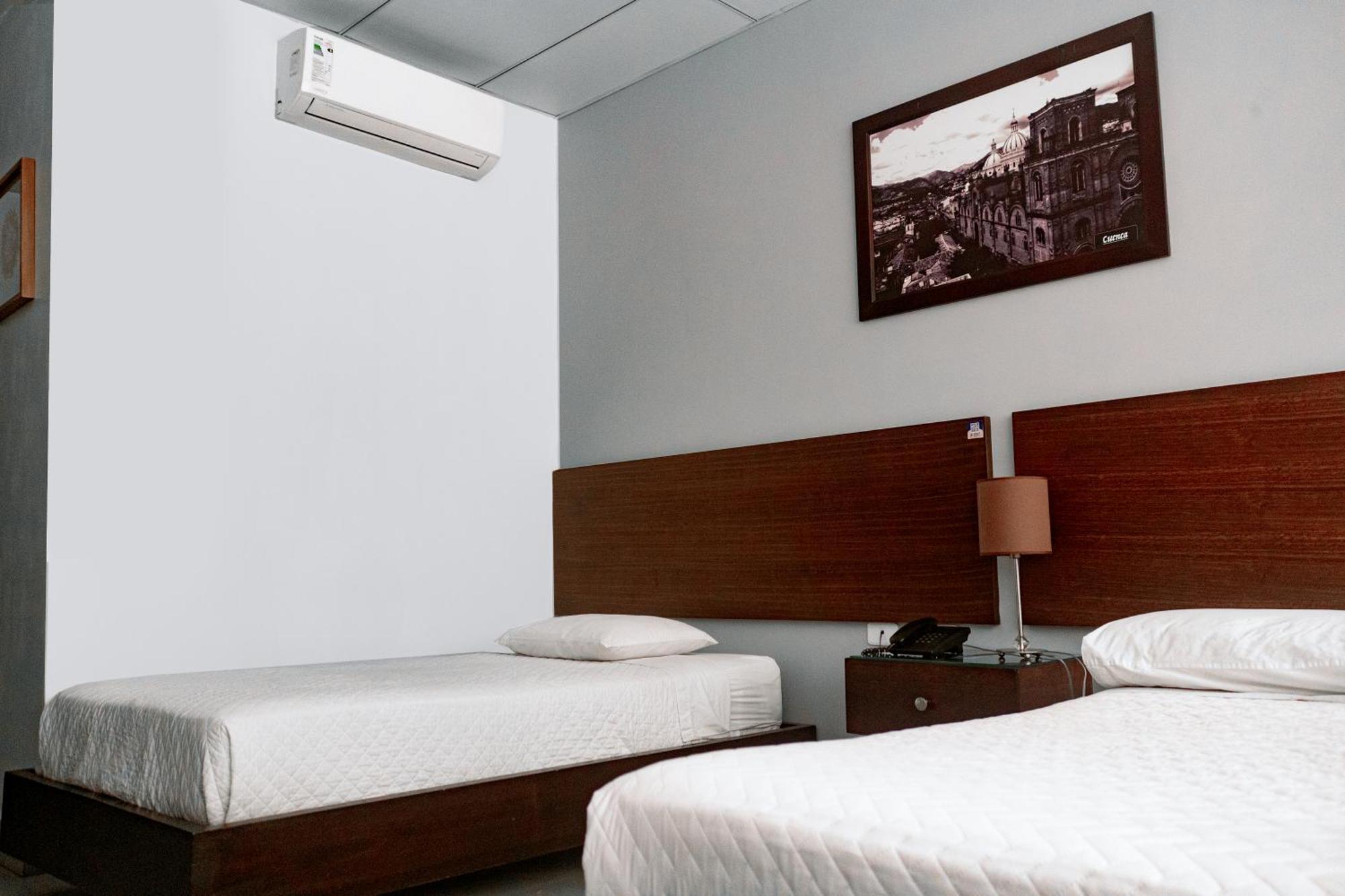 Zafra'S Hotel La Troncal エクステリア 写真